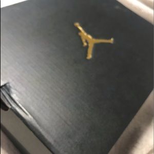 JORDAN TRUE FLIGHT (red and black)